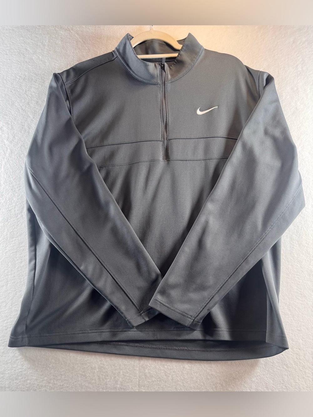 Nike Dri-FIT Men’s XL Gray Quarter-Zip Pullover